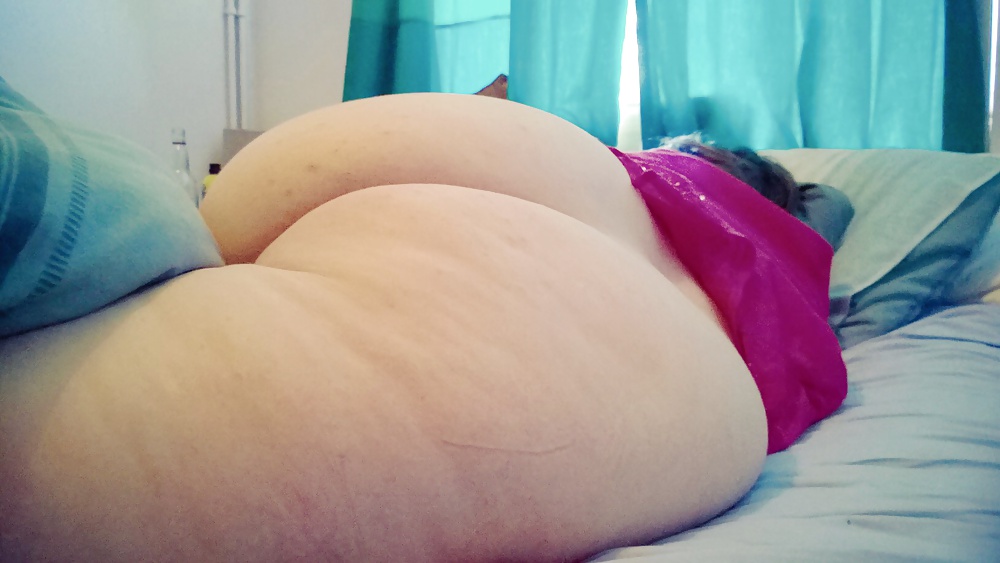 Big ass pawg asleep