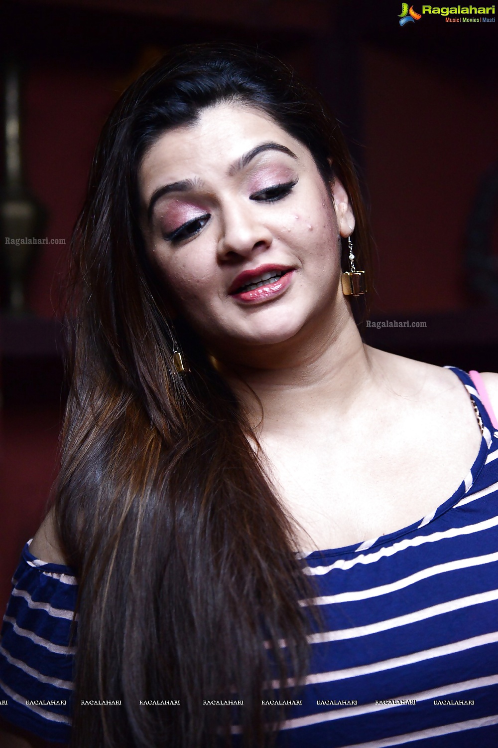 Arthi agarwal godess of loads #40063398