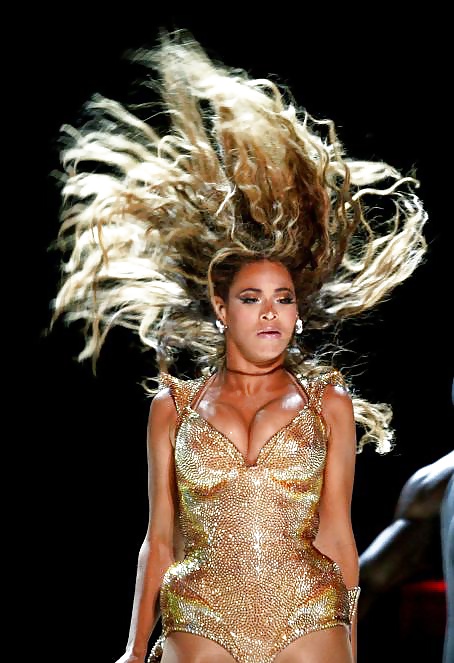 Beyonce entrepierna, culo, tetas tiros (parte 2)
 #29136110