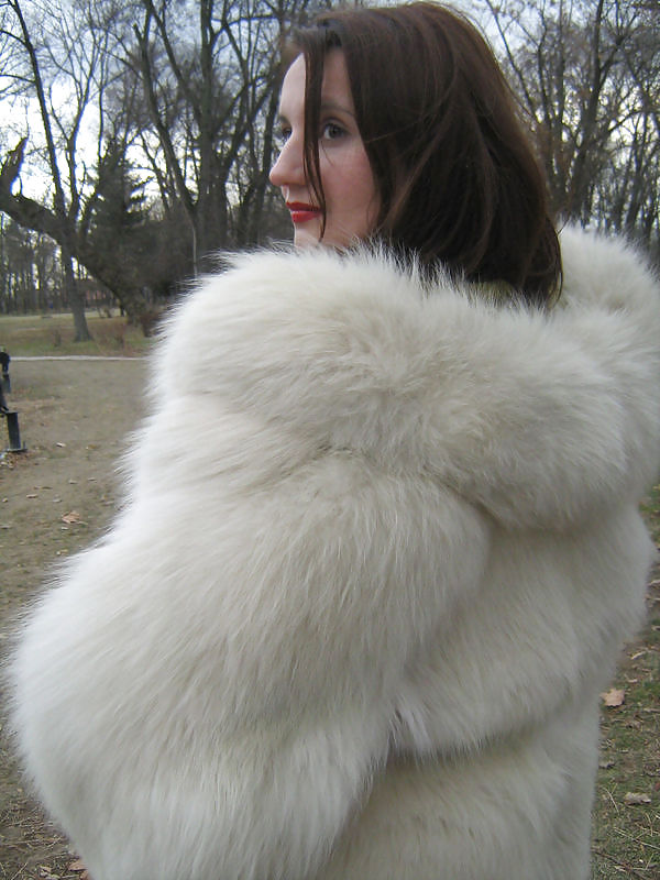 Girls in fur #33239381