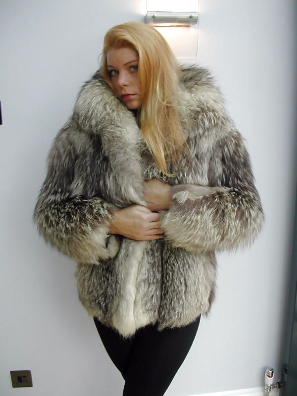 Girls in fur #33239412