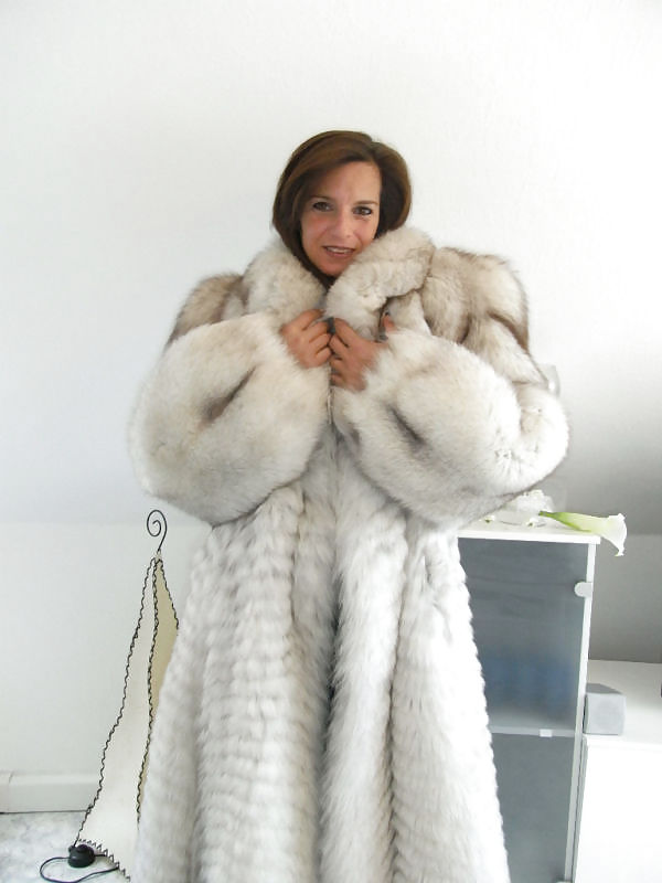 Girls in fur #33239424