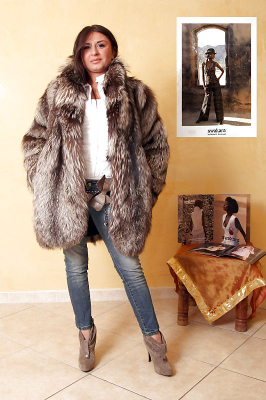 Girls in fur #33239427