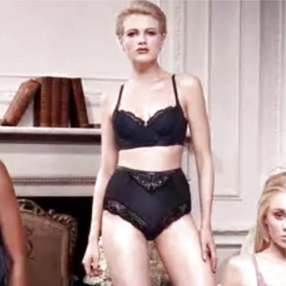 Chloe jasmine whichello
 #29565135