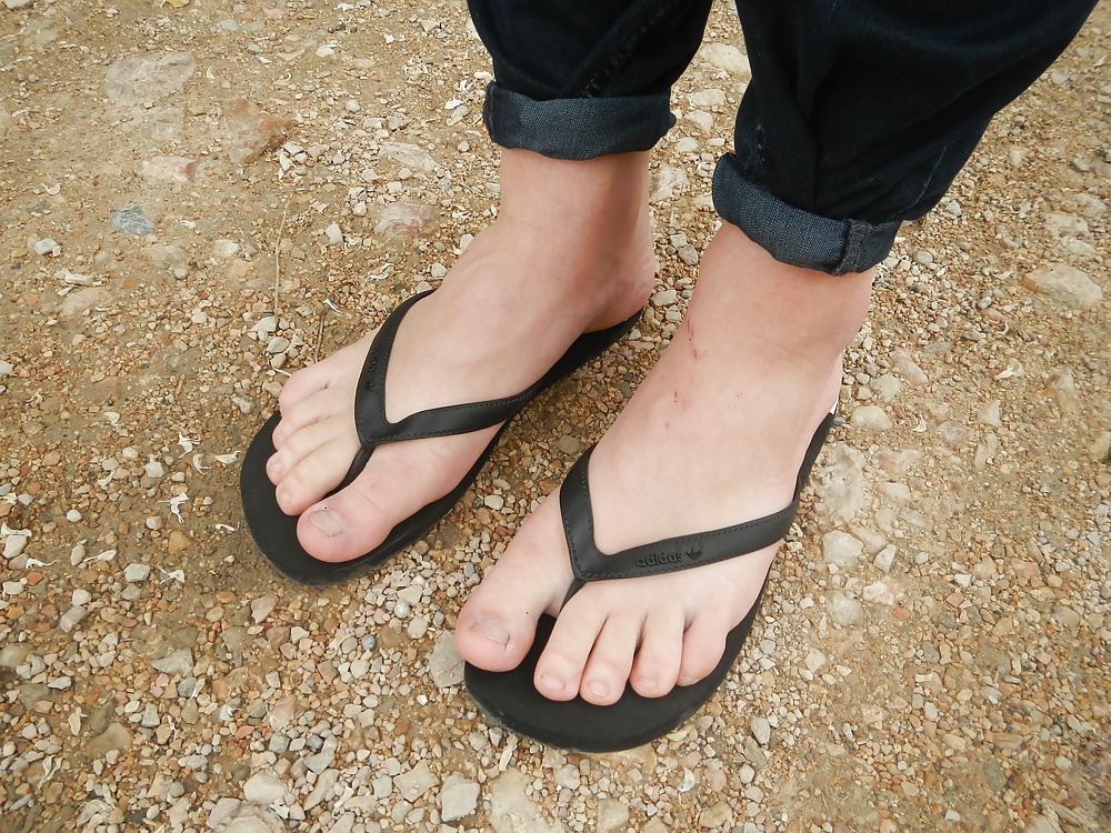 Mis pies 
 #28997109