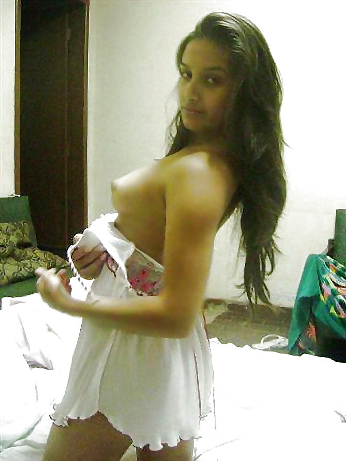 Grils From Qatar #24862521