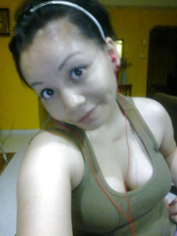 Preview - Horny Malay girl in SG #27897532