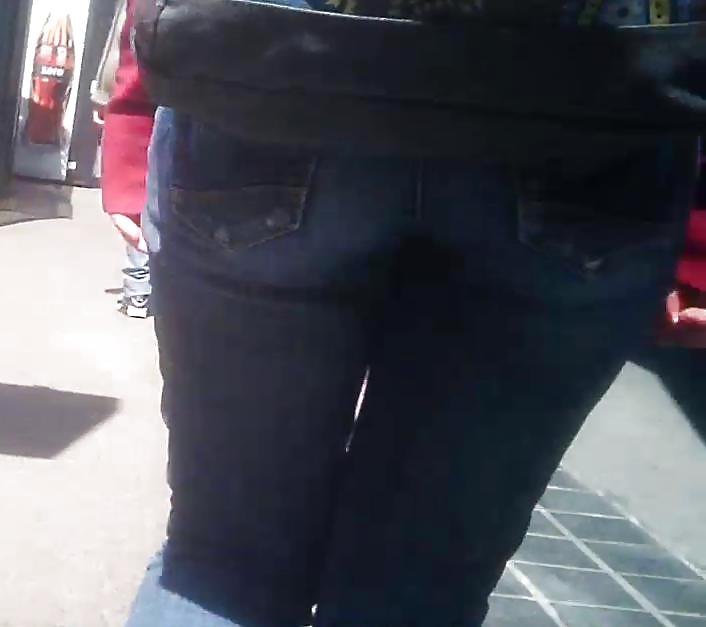 Nerd chick jeans ass
 #38007477
