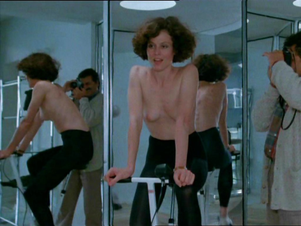 Sigourney Weaver #34870346