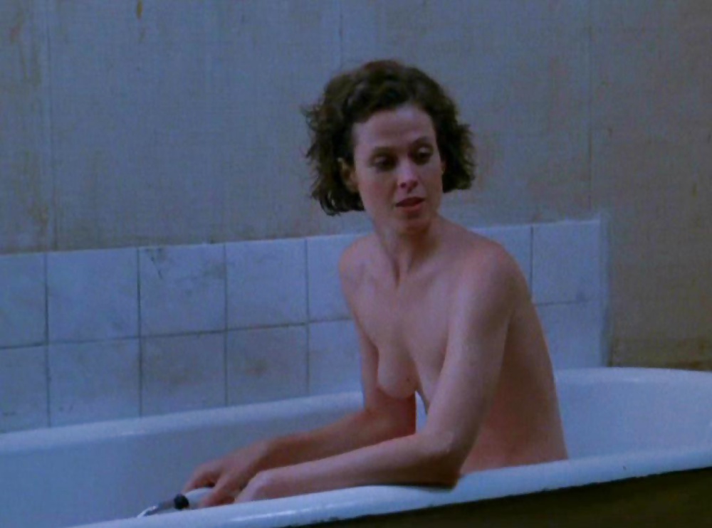 Sigourney weaver
 #34870350