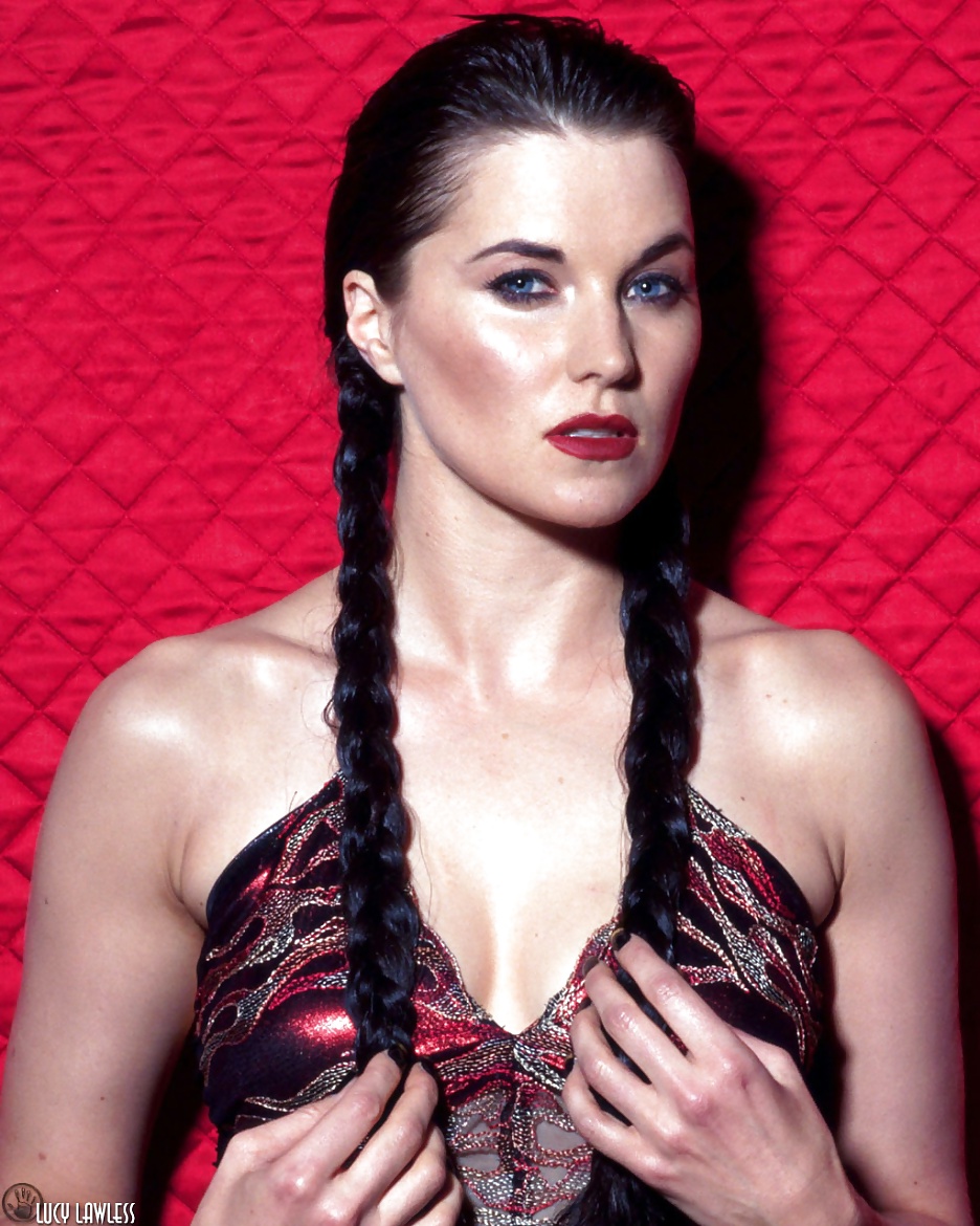 Lucy Lawless #32307415