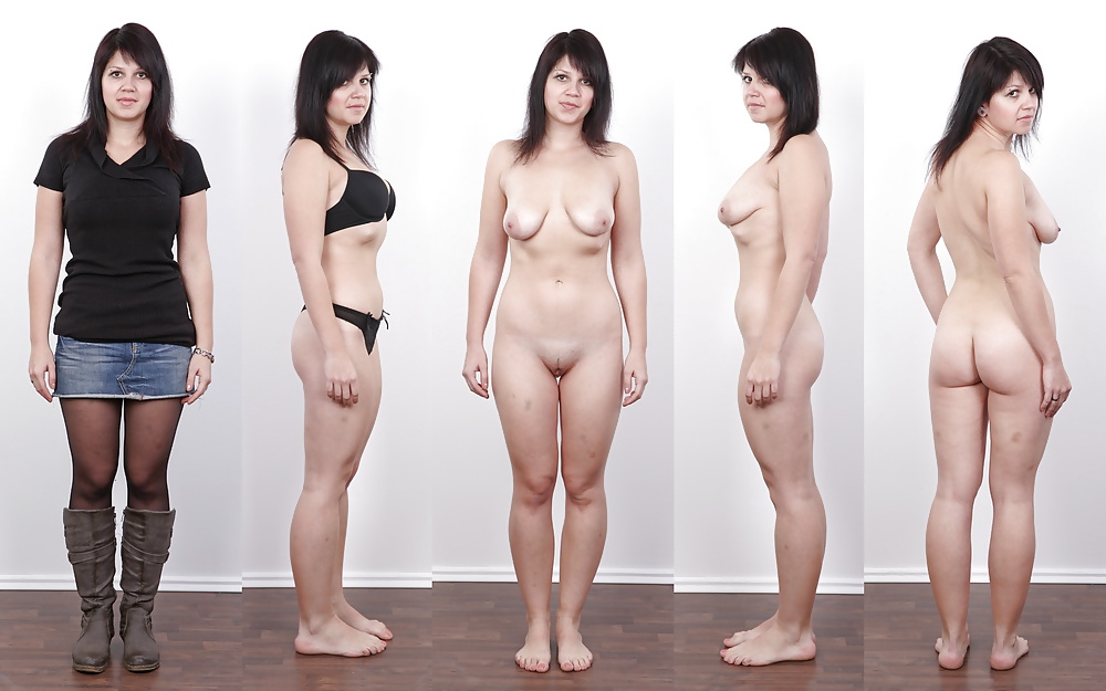 服を着た裸の女性の写真 233 
 #31154843