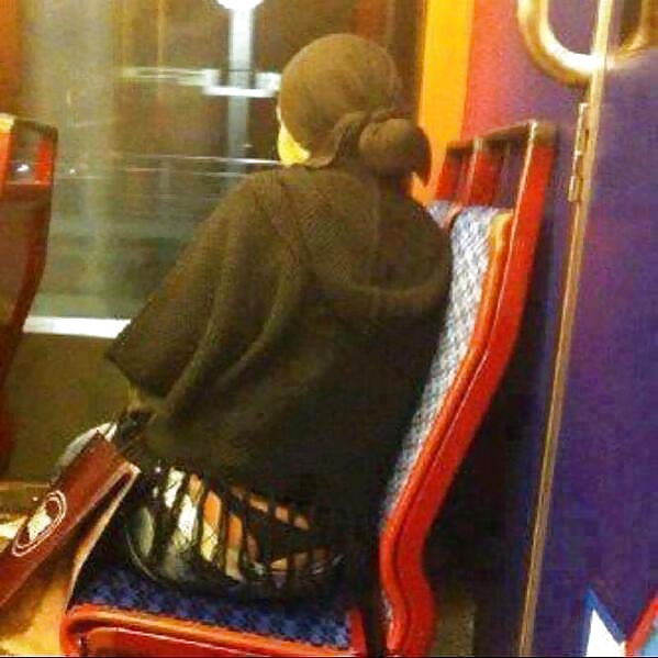 Hajib dans le rer #35201821