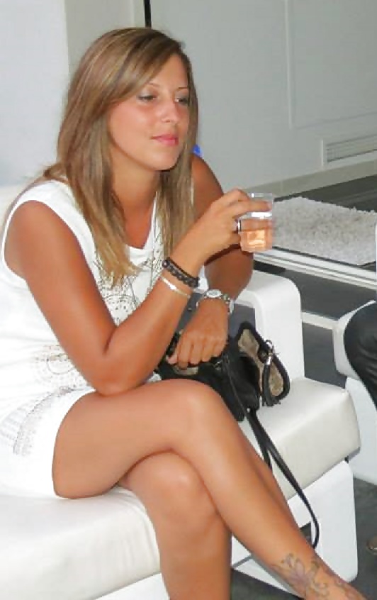 Amigos diferentes
 #40875883