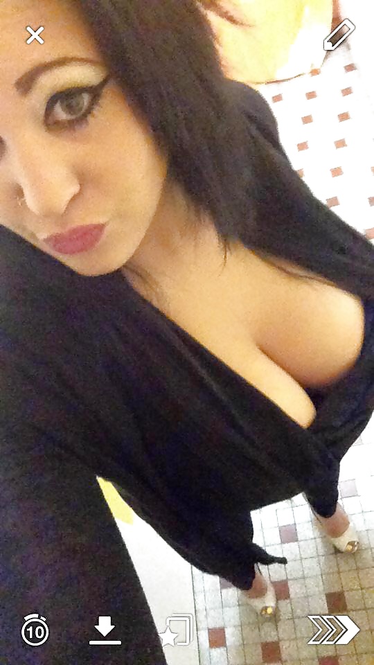 Amigos diferentes
 #40875933