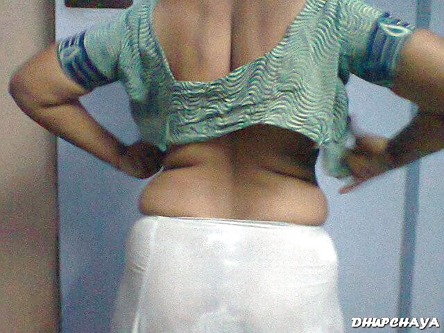 Andhra housewife navel boob show 13 #25094428
