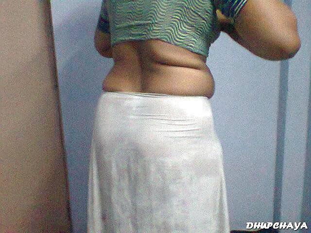 Andhra housewife navel boob show 13 #25094430