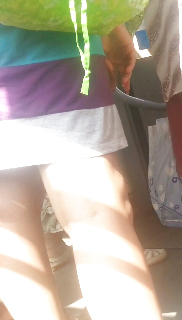 Spion Sexy Teenager In Bus Füße, Gesicht Und Esel Rumänisch #28400115