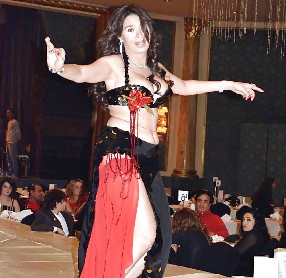 Dina bailarina del vientre en la embajada de francia 2014
 #27837112