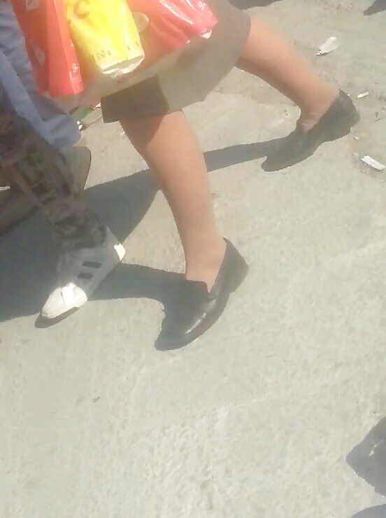 Espiar a los pies viejos + jóvenes y calcetines rumanos
 #25287478