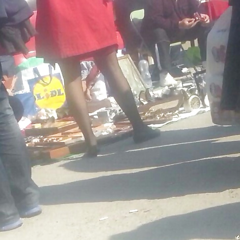 Espiar a los pies viejos + jóvenes y calcetines rumanos
 #25287490