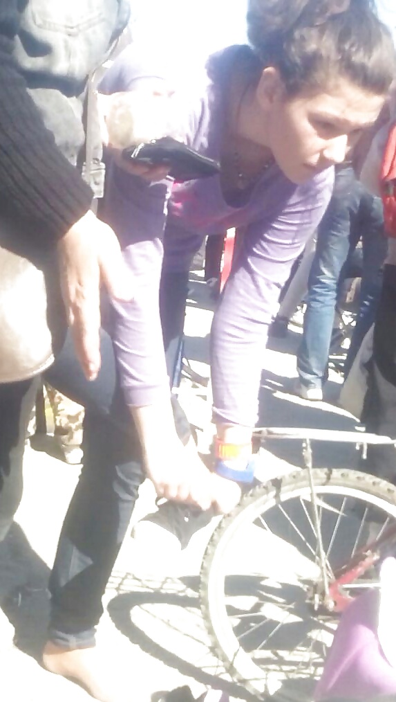 Espiar a los pies viejos + jóvenes y calcetines rumanos
 #25287521