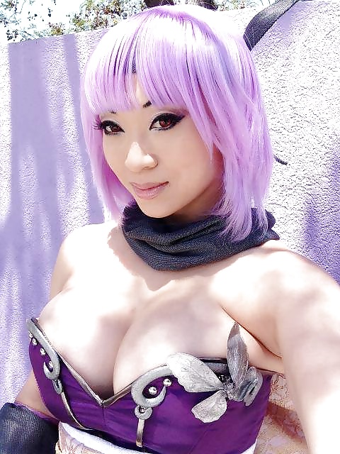 Cosplayer: Yaya Han #26627273