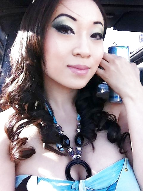 Cosplayer: Yaya Han #26627669