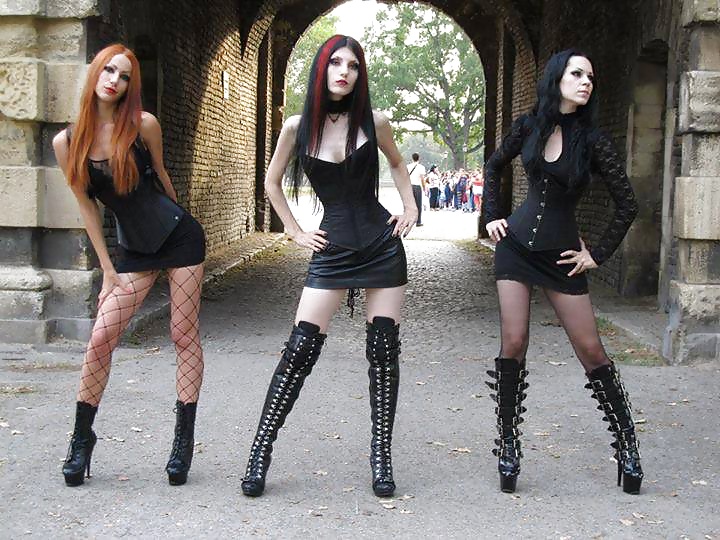 Certains De Mes Filles Goth Favoris 2 #31221592