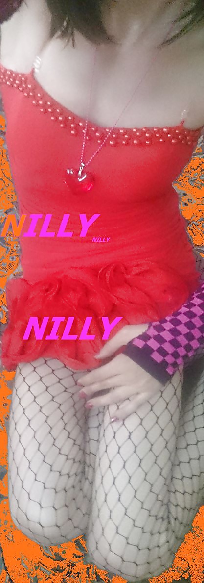 Mi vestido rojo 
 #27644023