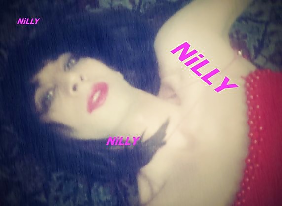 Mi vestido rojo 
 #27644036