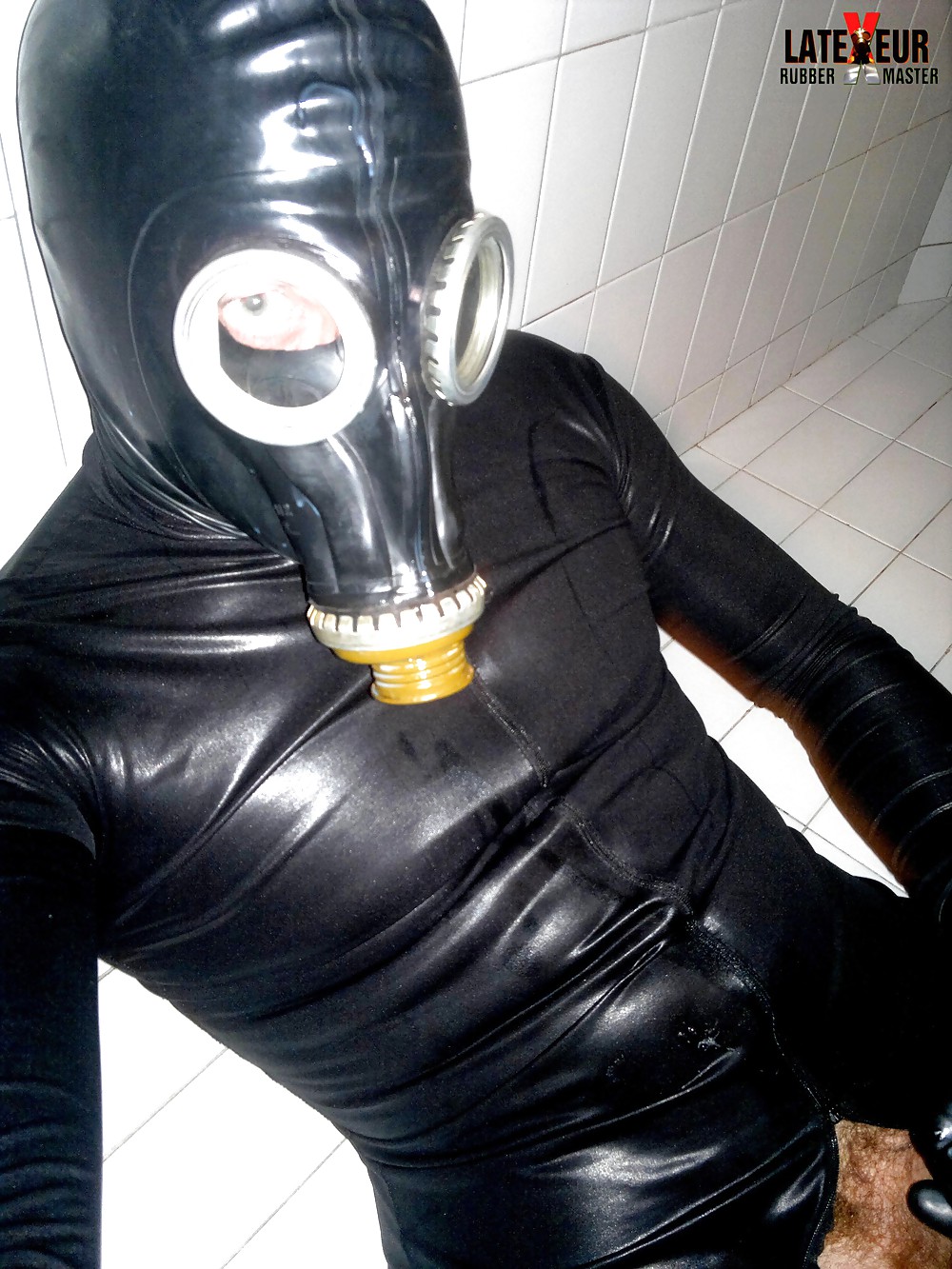 Frencch Maître Latex De Caoutchouc Et Masque A Gaz #23135175