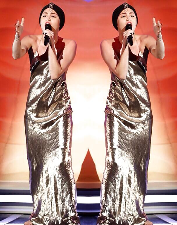 x factor great britain november 2013に出演したセクシーなMiley Cyrus 
 #25306708