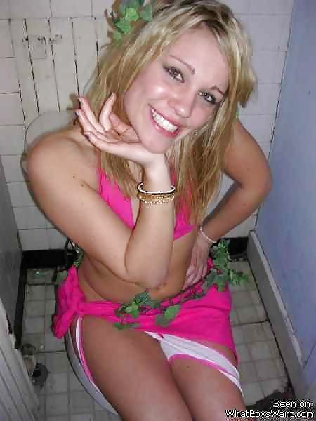 Girls On the Toilet #35340381