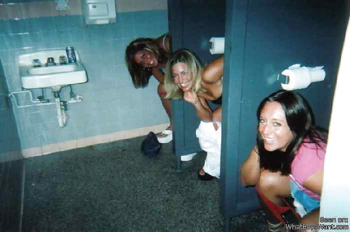Girls On the Toilet #35340635