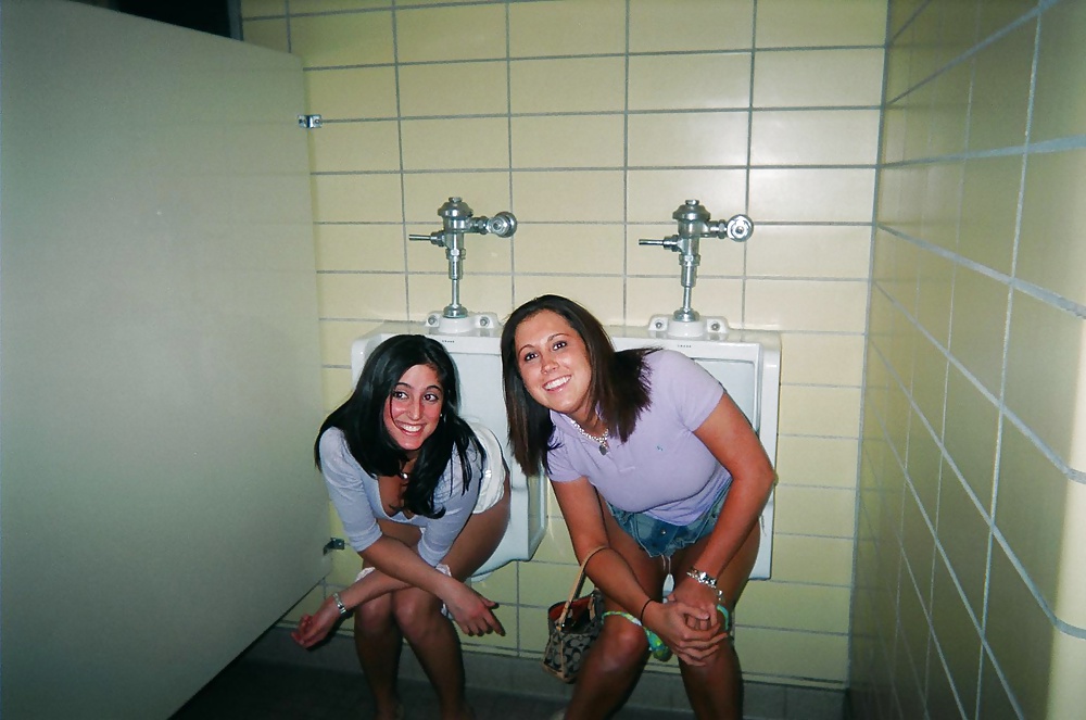 Girls On the Toilet #35340687