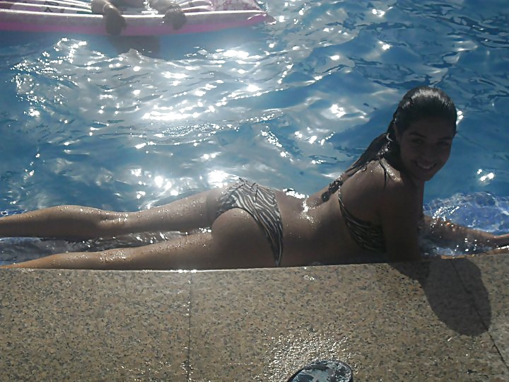 Ella quiere mostrar su culo, echa un vistazo
 #28580863