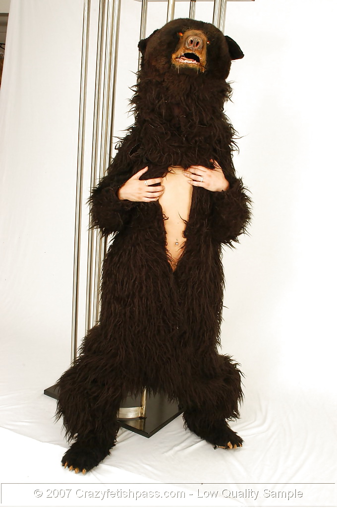 Mädchen In Bearsuit #39967552