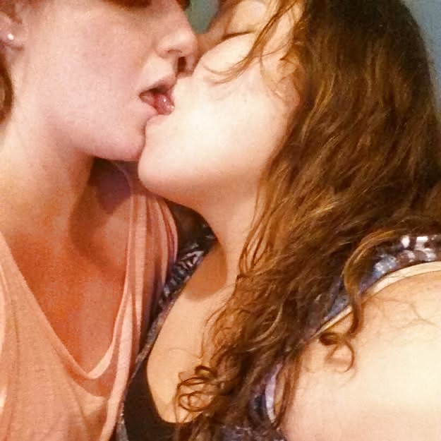 Chica sobre chica
 #30638234