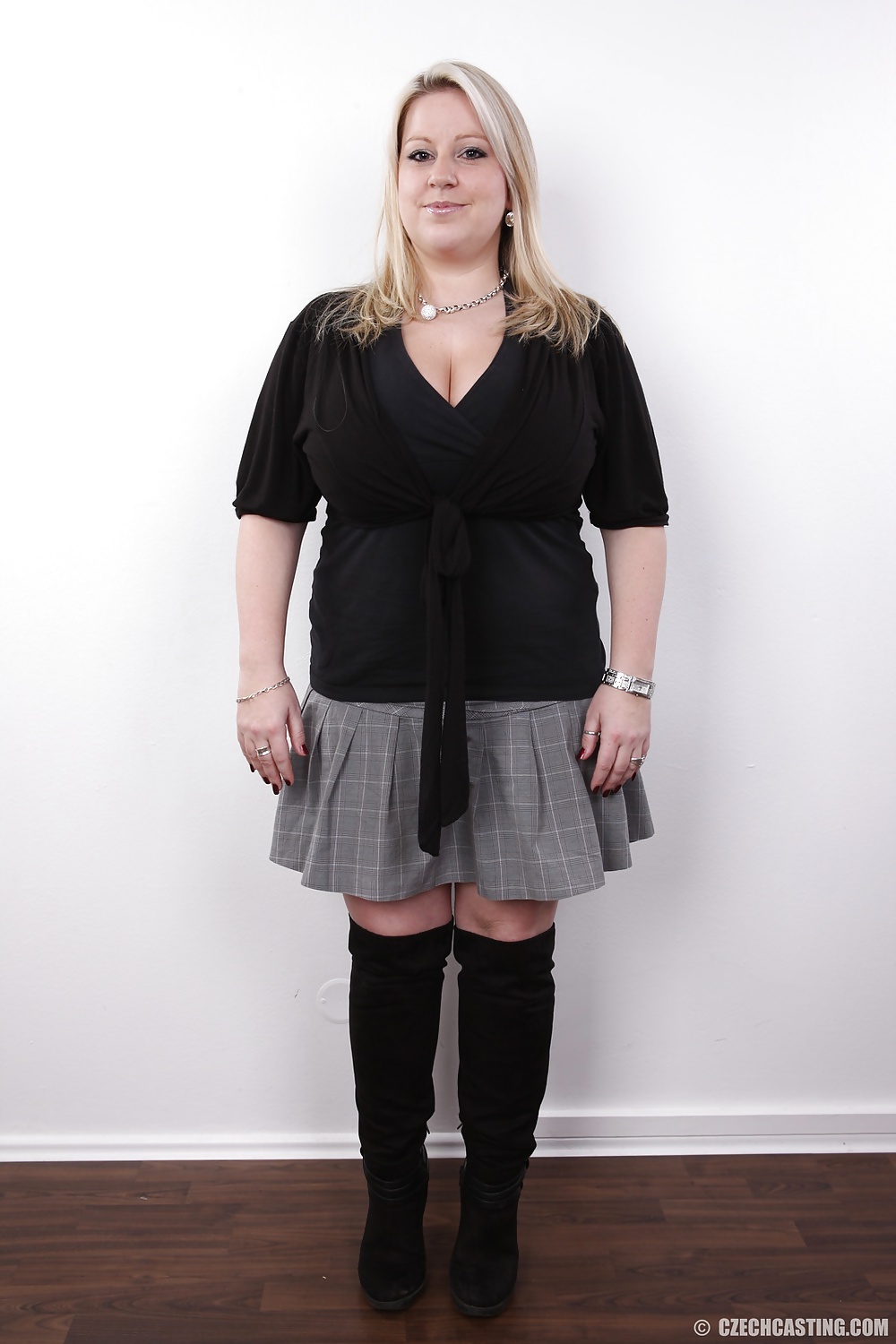 金髪巨乳のフワフワ
 #26463785