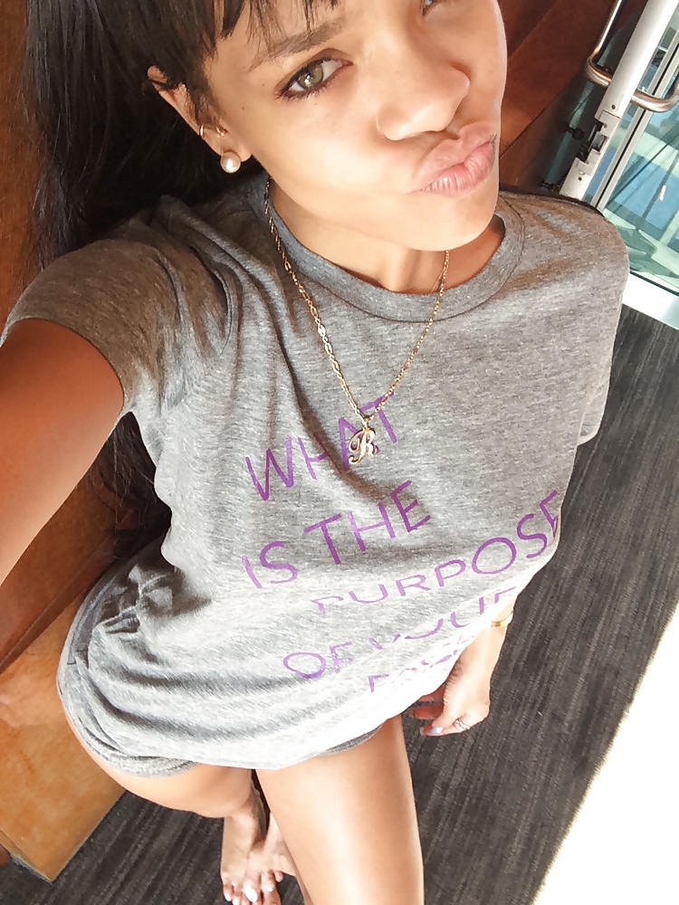 Rihanna Ist Eine Sehr Freche Dame #31930420