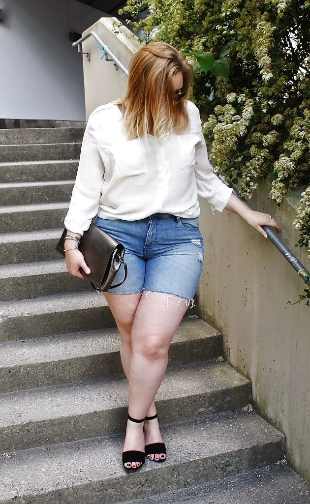 Full thighs in the mini 47 #28218548