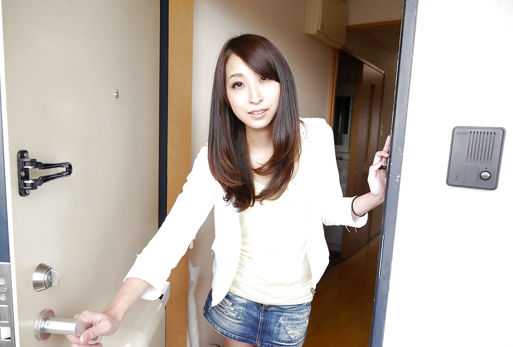 Chica japonesa follada en casa
 #40139095