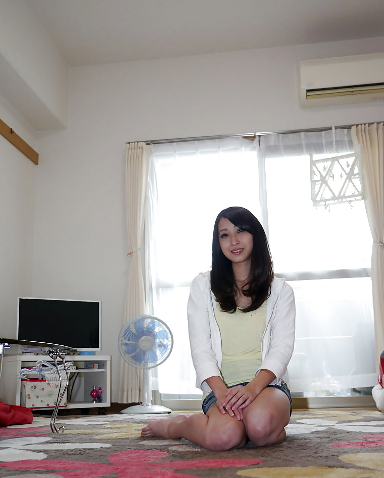 Chica japonesa follada en casa
 #40139177