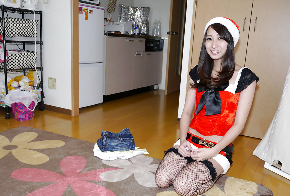 Chica japonesa follada en casa
 #40139284