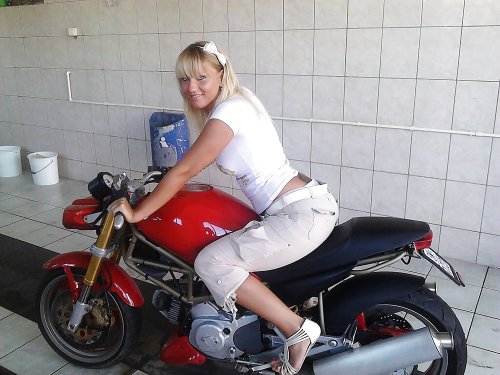 Snezana sremska mitrovica
 #40899789