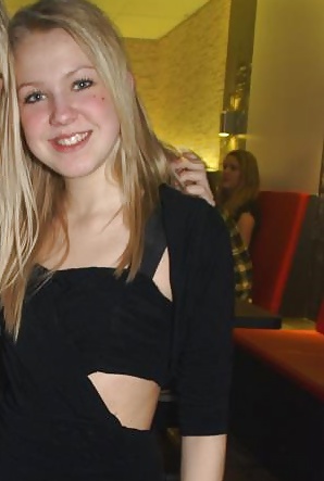 Danish Teenager-153-154-nasse Kleidung Partei Spaltung Upskirt BH #25848973