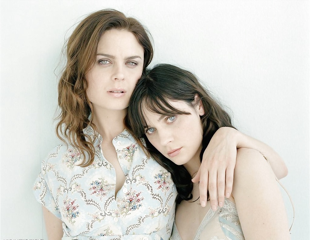 Emily e zooey deschanel
 #33721418