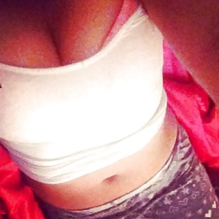 Real Chav slut from London showing clivage Dirtyyyy #39912039