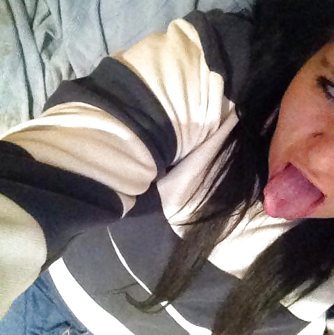 Real Chav slut from London showing clivage Dirtyyyy #39912132